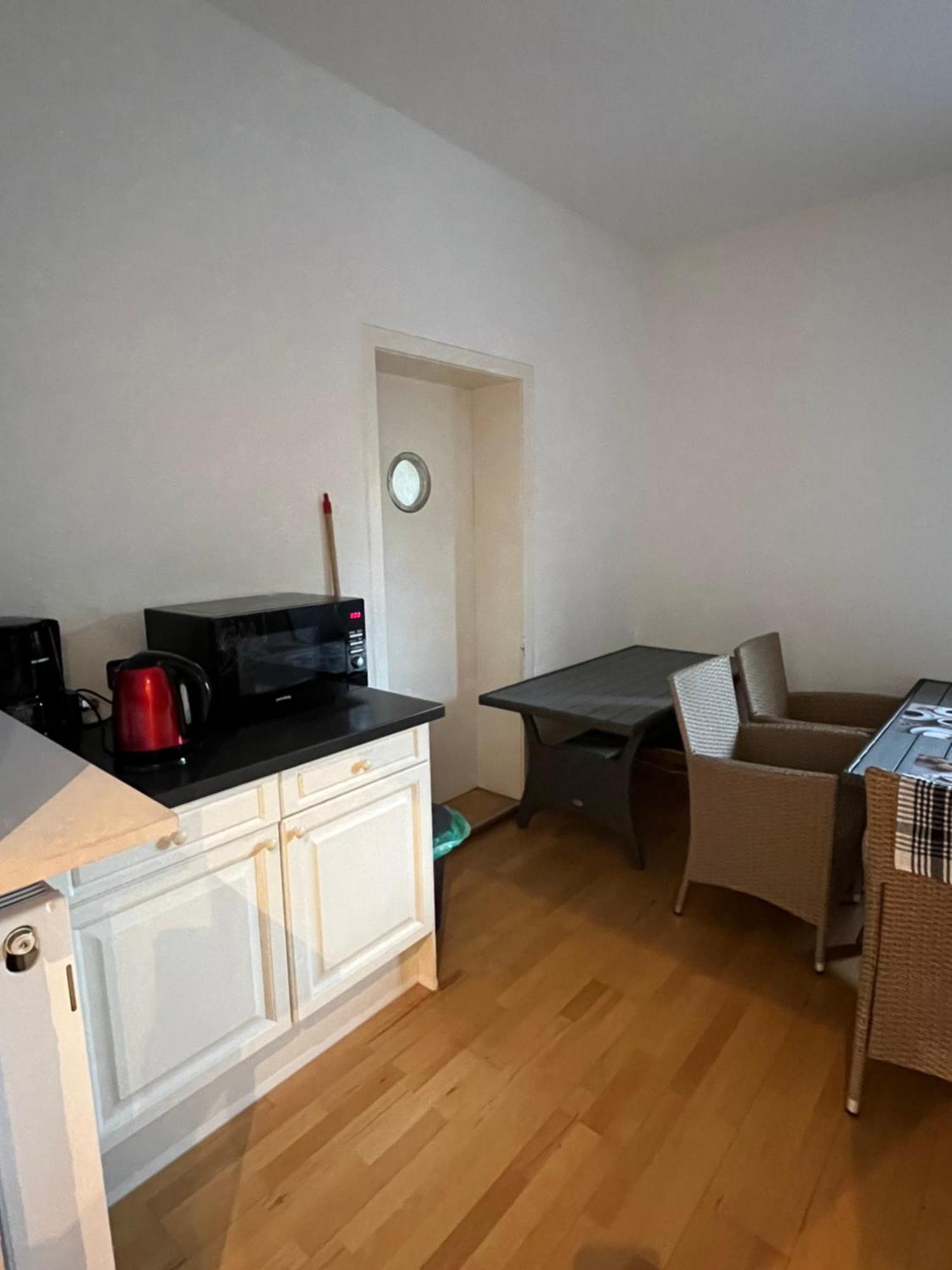 Doppelzimmer, Tv- Bad, Kuehlschrank- Parkplatz-17 Meine Exterior photo