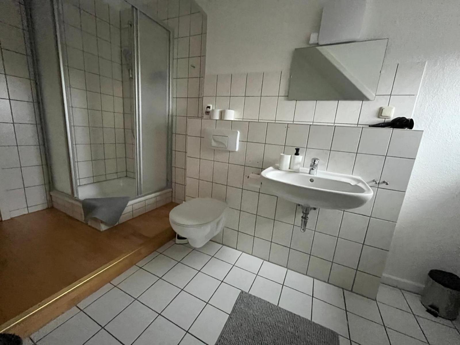 Doppelzimmer, Tv- Bad, Kuehlschrank- Parkplatz-17 Meine Exterior photo